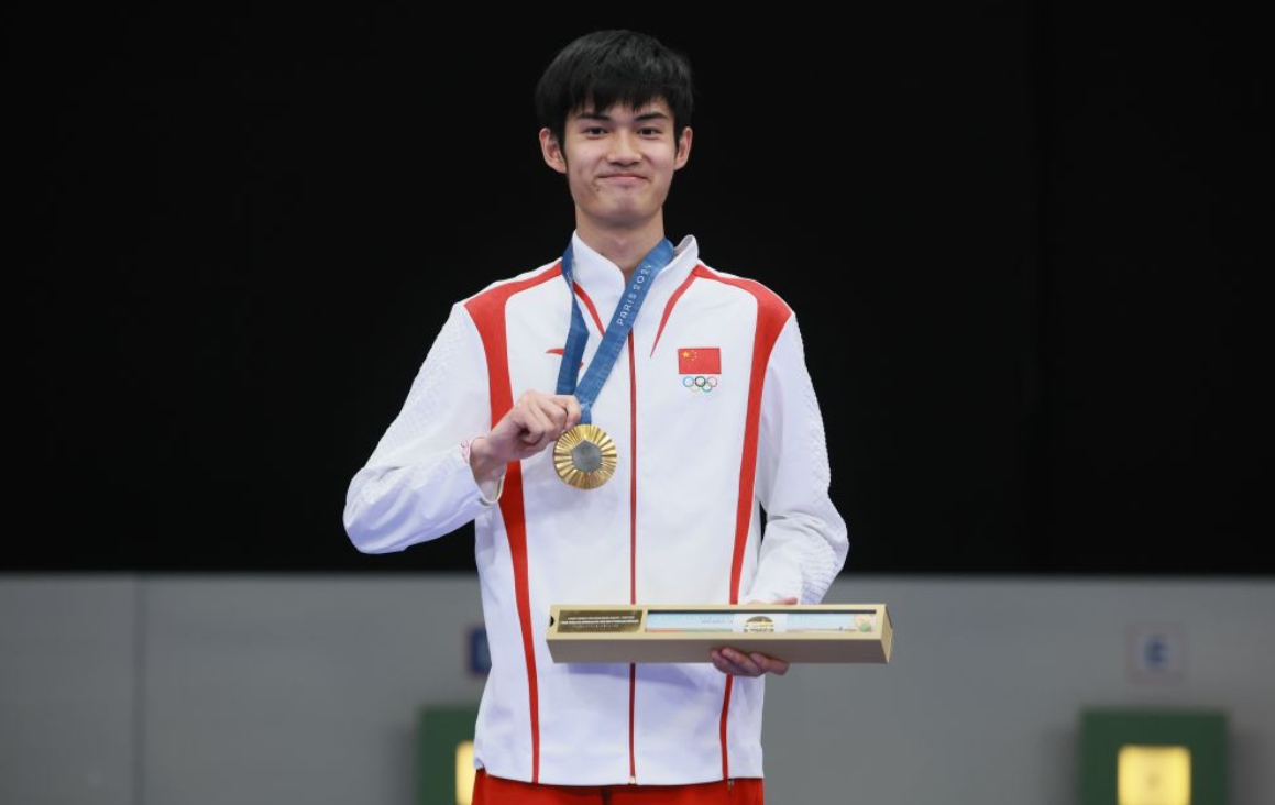 <b>盛李豪破奥运会纪录“豪”取第二金</b>